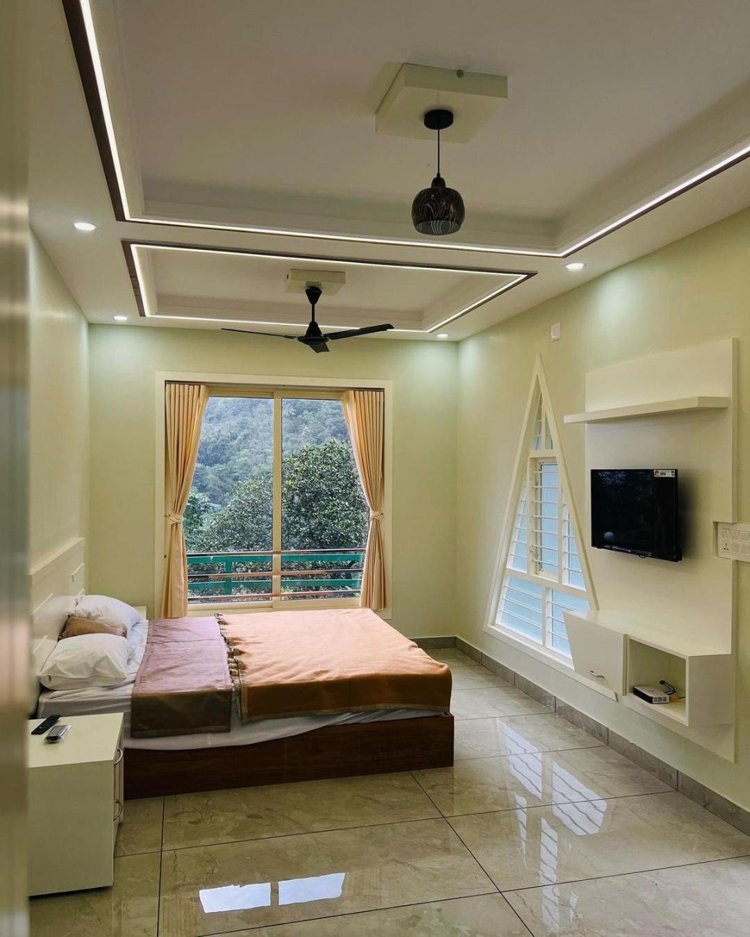 Royal Mount Inn Resorts Paithalmala Dış mekan fotoğraf